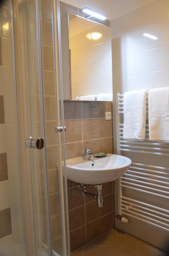 New Apartment With Garage Parking เบอร์โน ภายนอก รูปภาพ